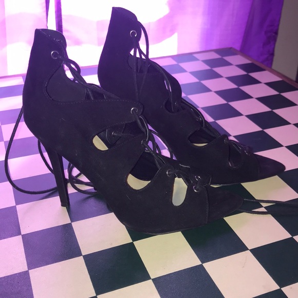 Black heels - Picture 2 of 6